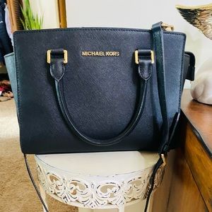 *SOLD* Michael Kors black Crossbody purse